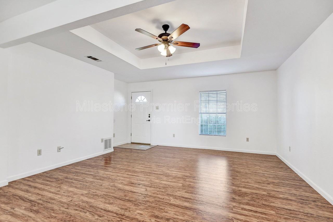 2620 Ford Rd - Photo 4 of 21