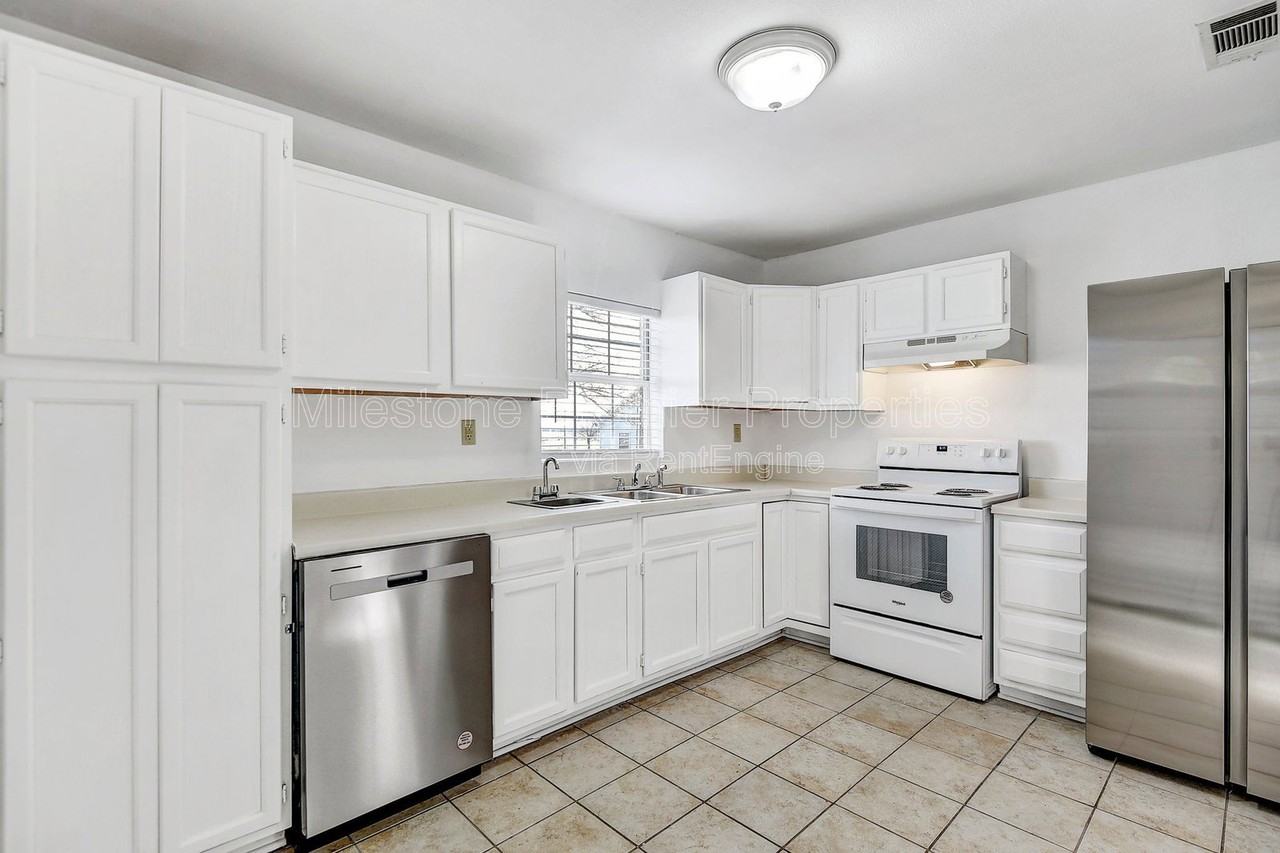 2620 Ford Rd - Photo 7 of 21