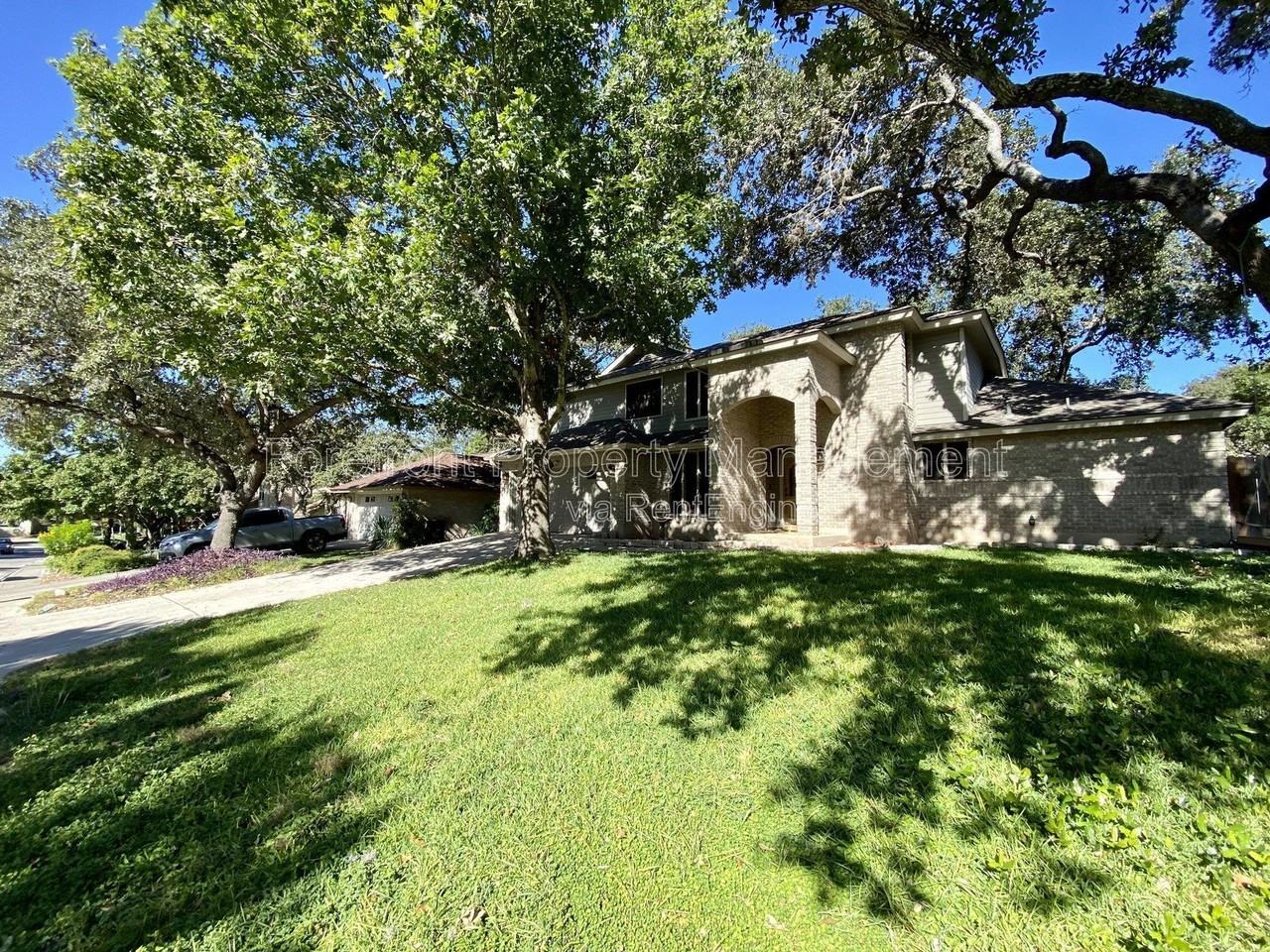 8911 Shady Leaf - Photo 3 of 50