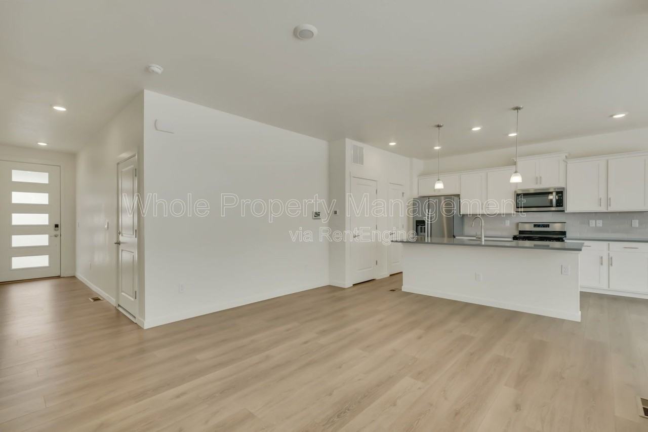 18047 Dandy Brush Dr - Photo 5 of 27