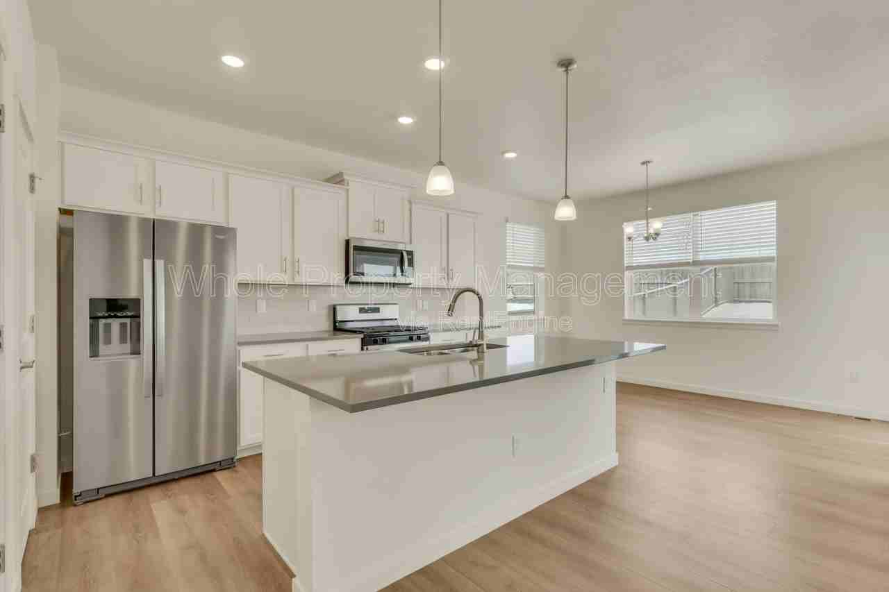 18047 Dandy Brush Dr - Photo 6 of 27