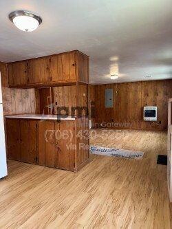 687 Ada St - Photo 4 of 14