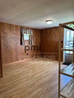 687 Ada St - Photo 5 of 14