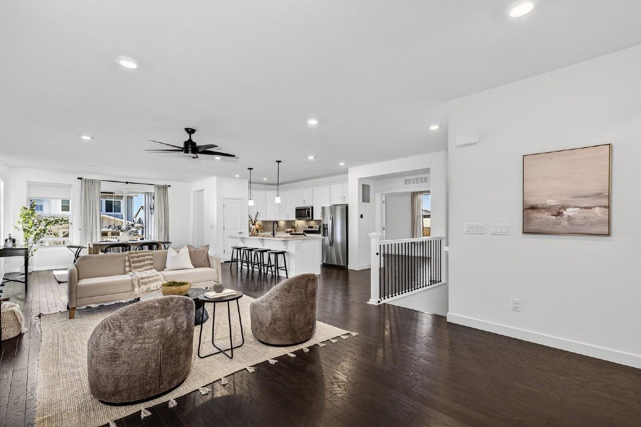 6311 Stable View St - Photo 4 of 39