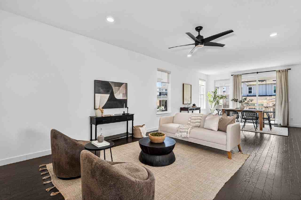 6311 Stable View St - Photo 6 of 39