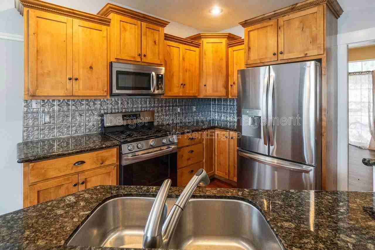 6106 E 14th Ln - Photo 3 of 28