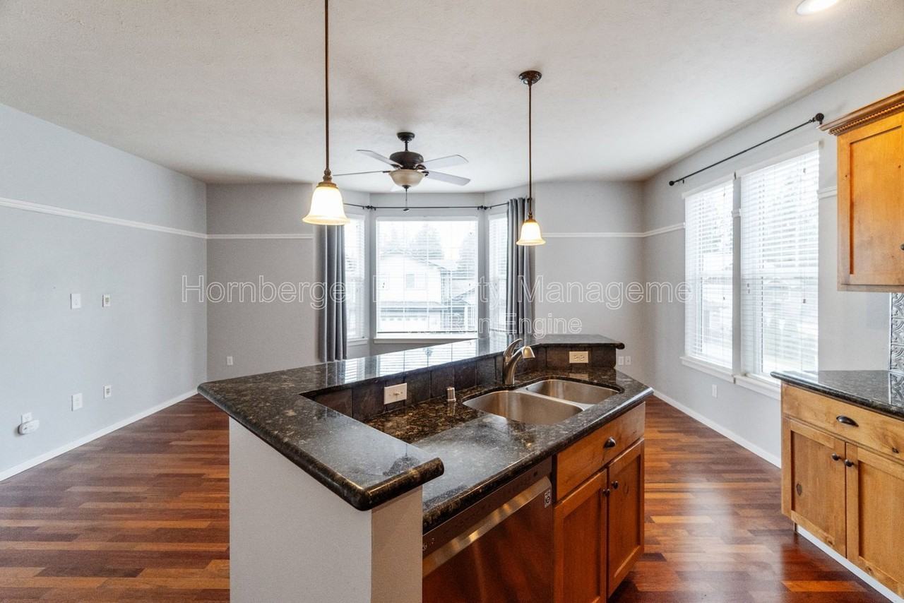 6106 E 14th Ln - Photo 6 of 28