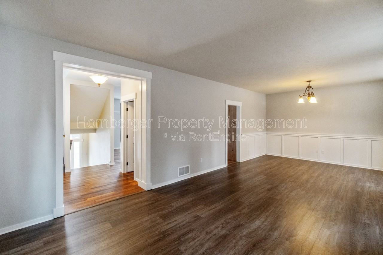 6106 E 14th Ln - Photo 7 of 28