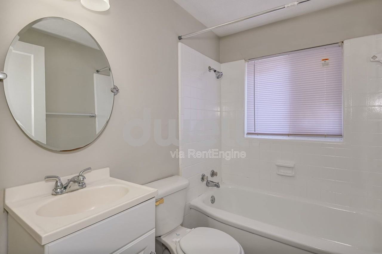 1927 Central Ave #B12 - Photo 7 of 10