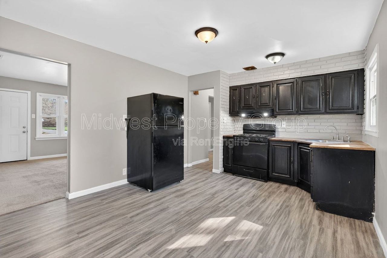12035 Krenning Ln - Photo 2 of 33