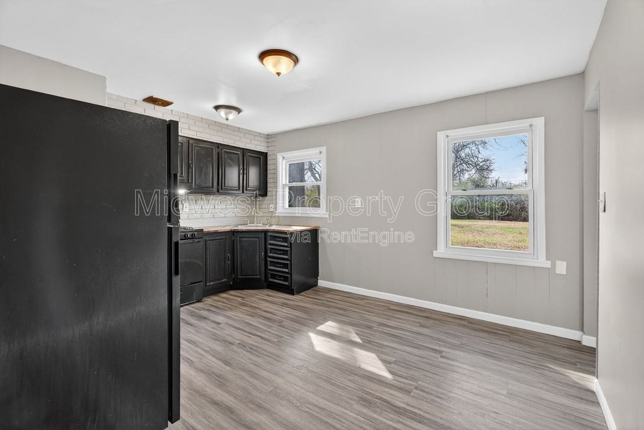 12035 Krenning Ln - Photo 3 of 33