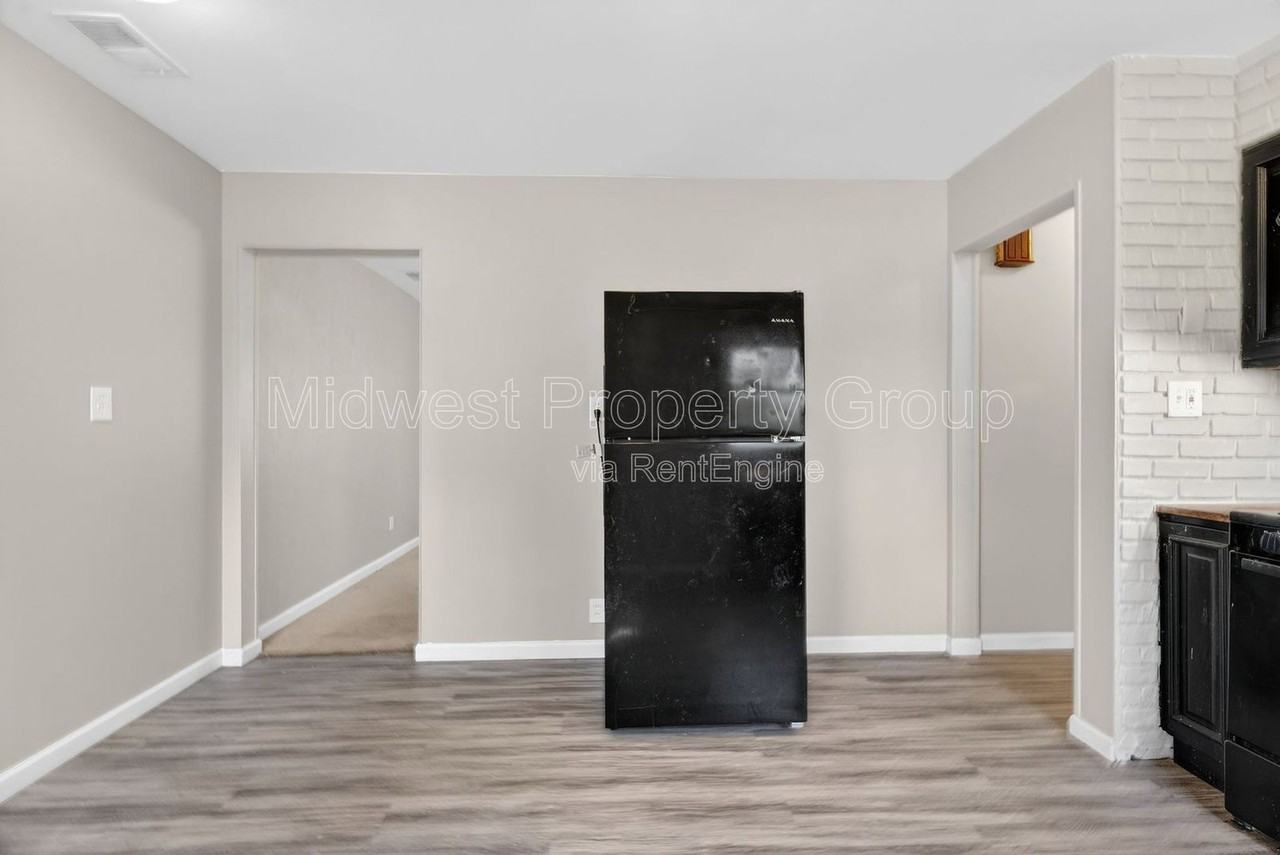 12035 Krenning Ln - Photo 6 of 33