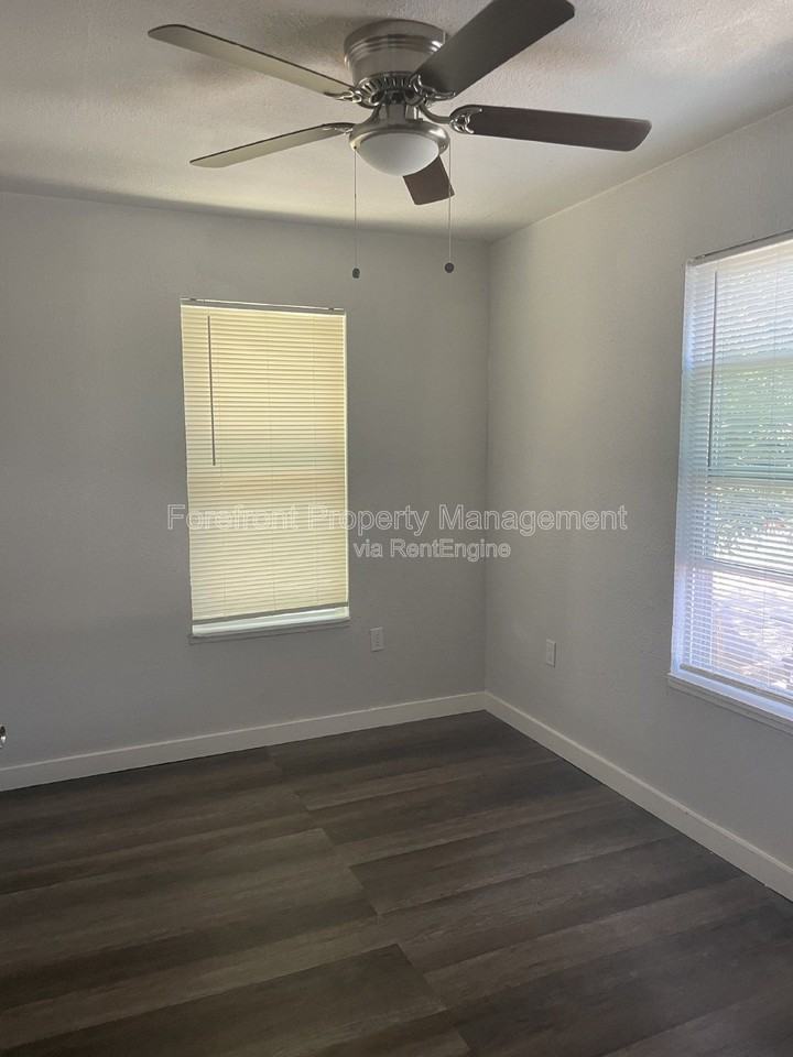 4818 Monterey St #202 - Photo 5 of 16