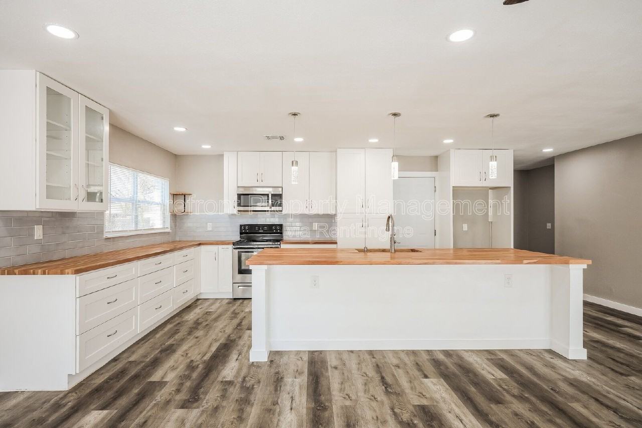 7030 Settlers Rdg - Photo 7 of 19