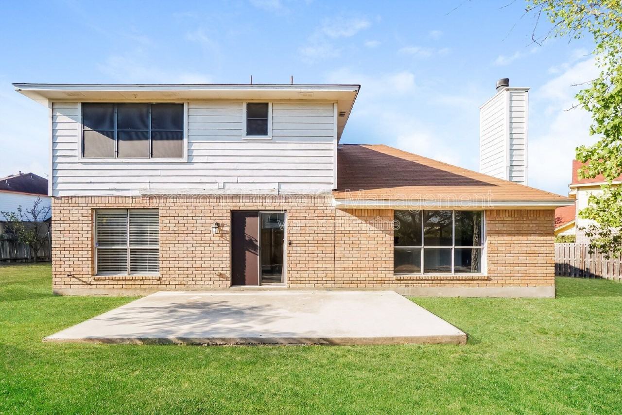 5806 Elk Lake Dr - Photo 2 of 21