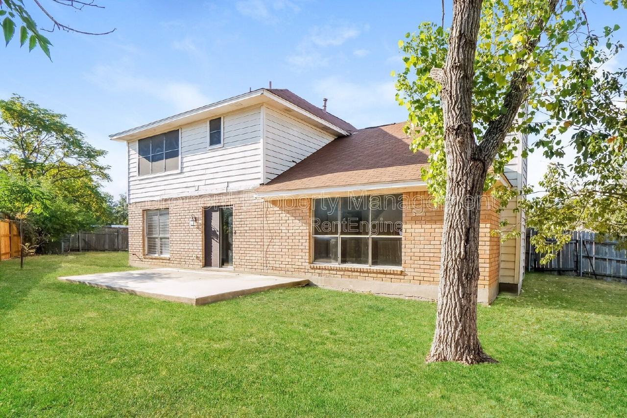 5806 Elk Lake Dr - Photo 3 of 21