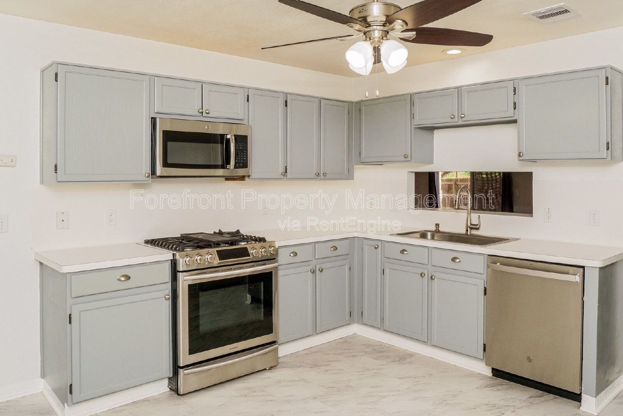 5806 Elk Lake Dr - Photo 7 of 21