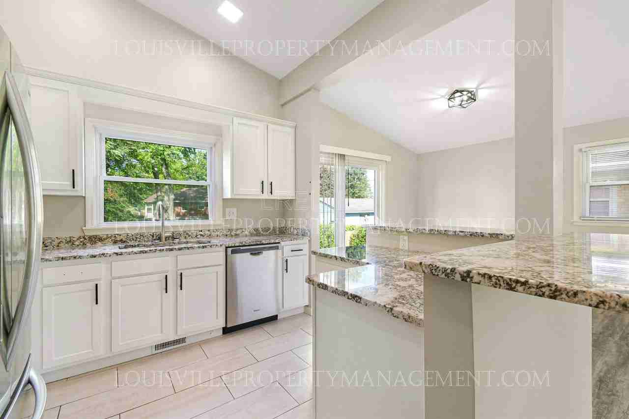 3817 Klondike Ln - Photo 3 of 28