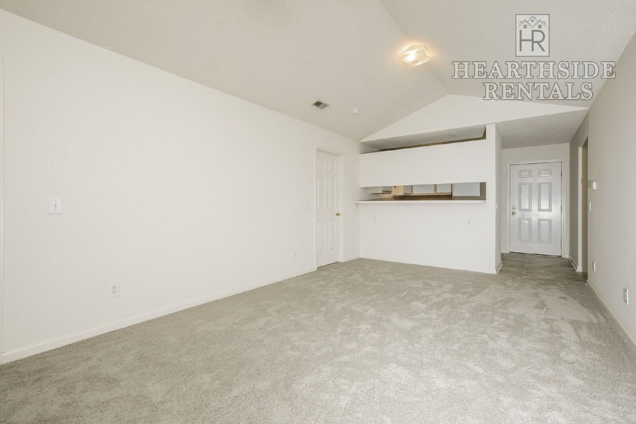 330 Brownlea Dr #5F - Photo 4 of 17
