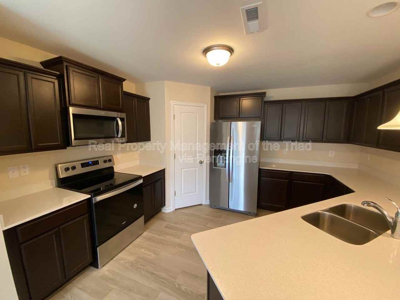 3907 Copperfield Court - Photo 2 of 20