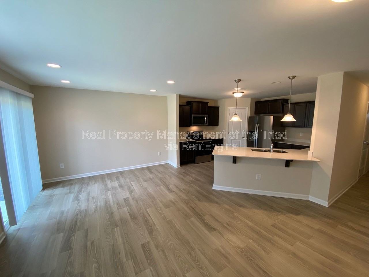 3907 Copperfield Court - Photo 6 of 20