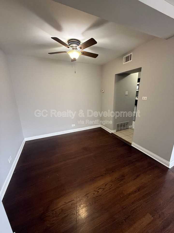 6947 S Jeffery Blvd #3K - Photo 5 of 10