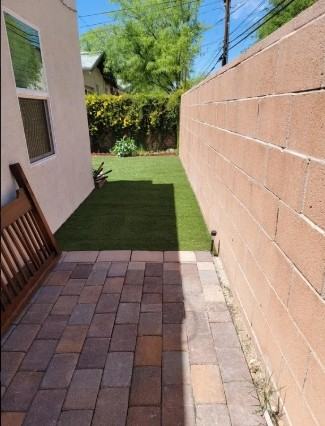 435 East Drachman Street - Photo 4 of 16