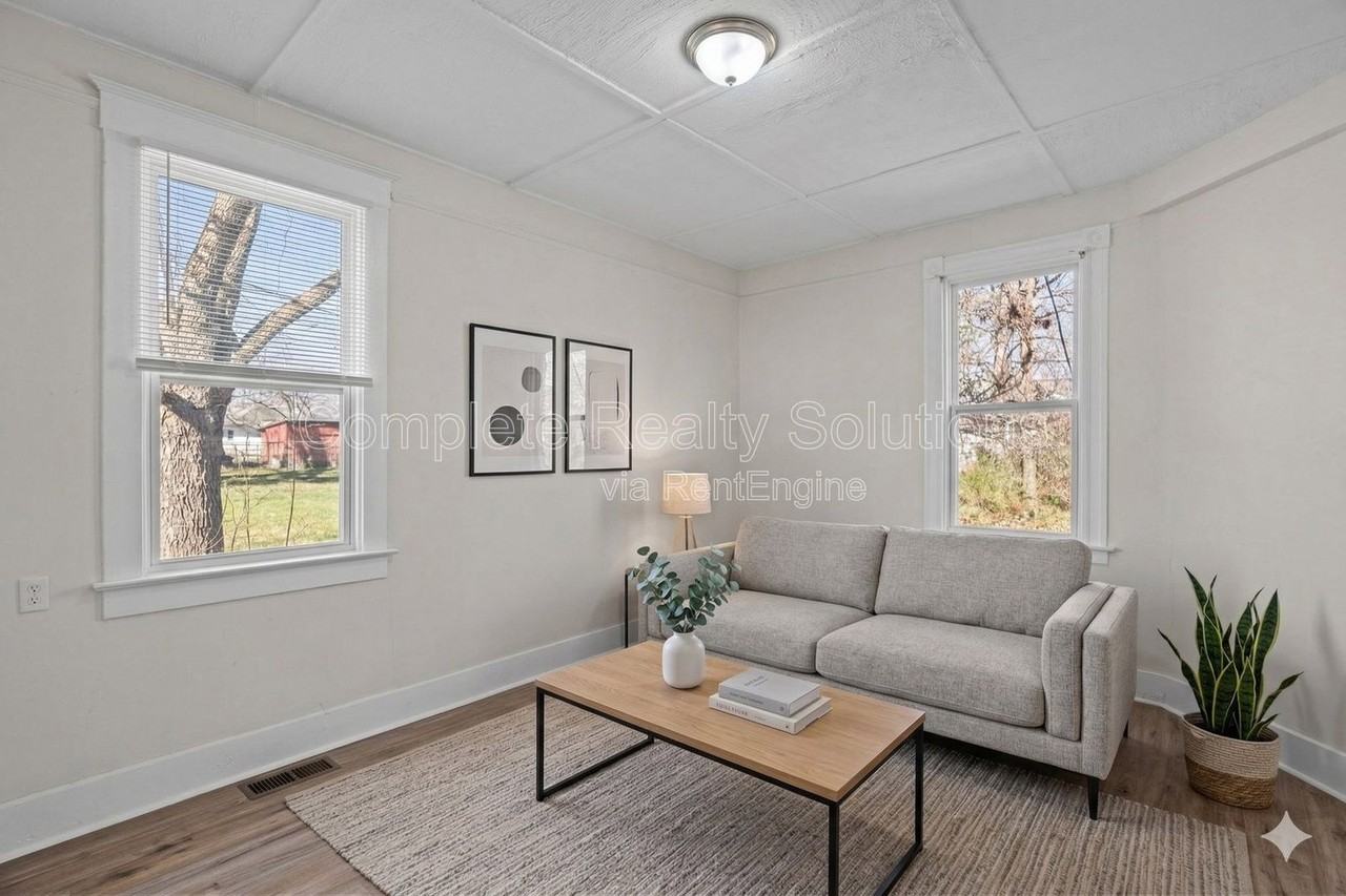 6811 Etzel Ave - Photo 2 of 45