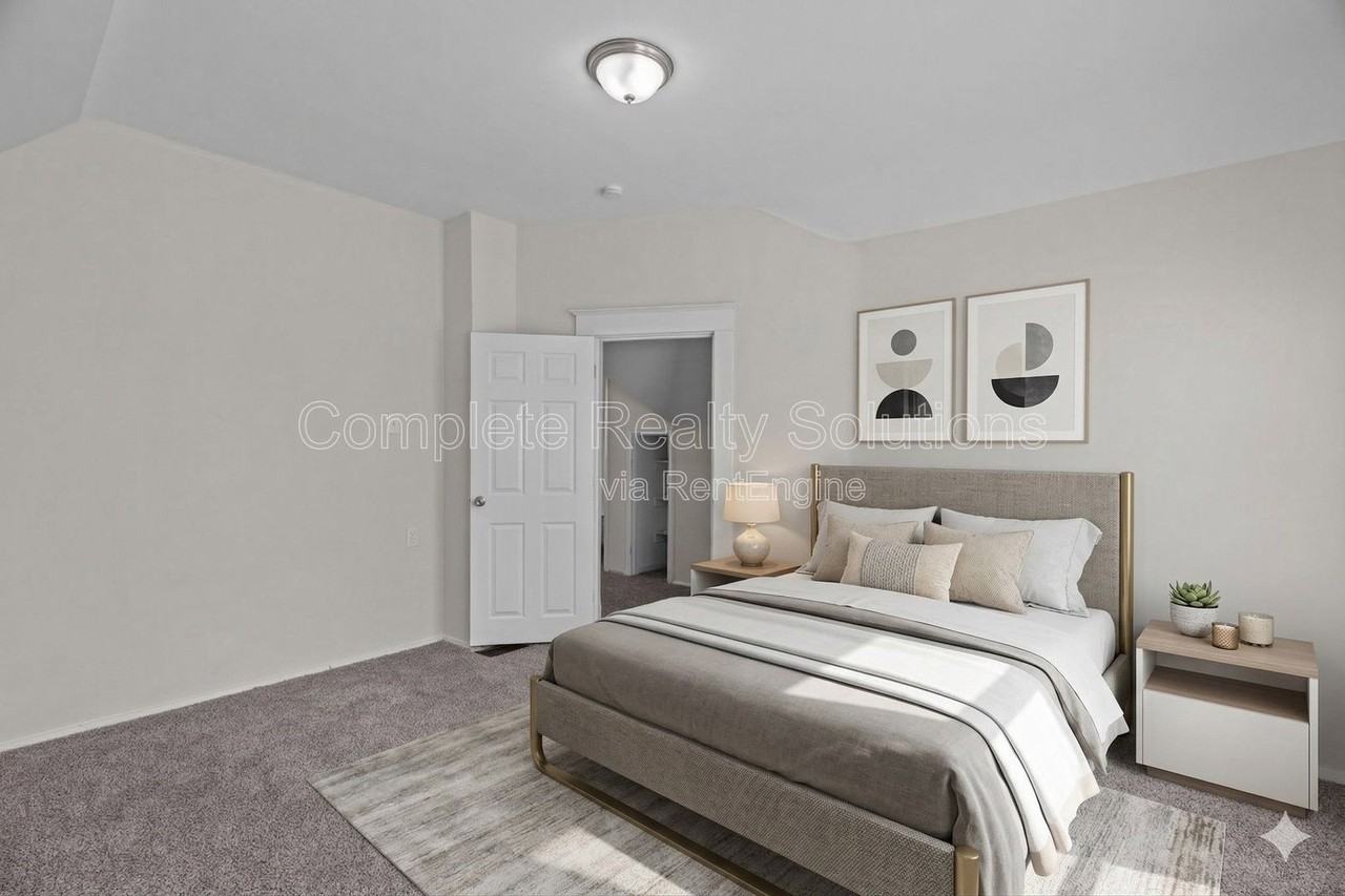 6811 Etzel Ave - Photo 5 of 45