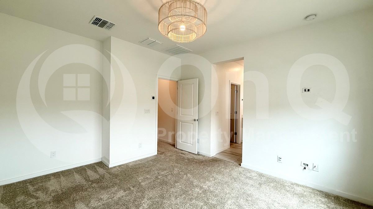 4570 S Renaissance Dr #103 - Photo 5 of 18