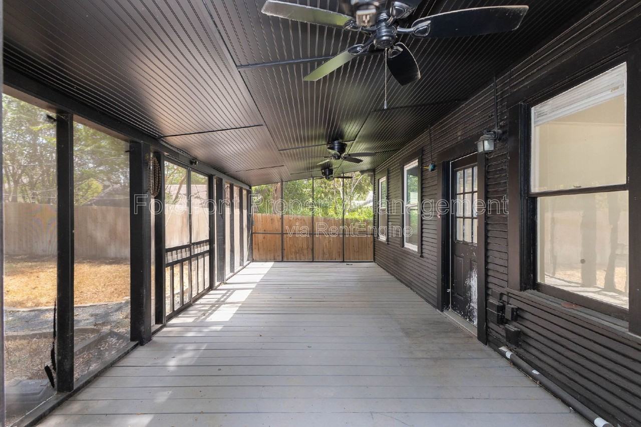 418 W Rosewood Ave - Photo 5 of 30