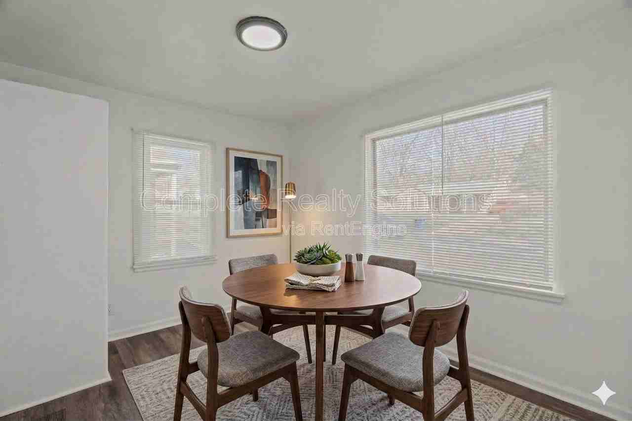 9823 Winkler Dr - Photo 3 of 29