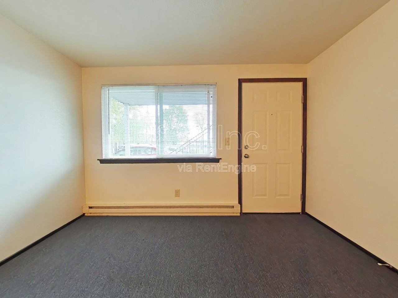 417 6th Ave Se #3 - Photo 2 of 9