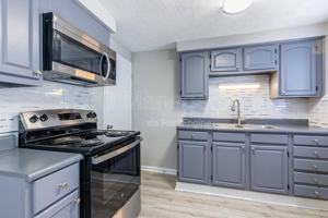 featured image of 1053 Wilmington Ave #8