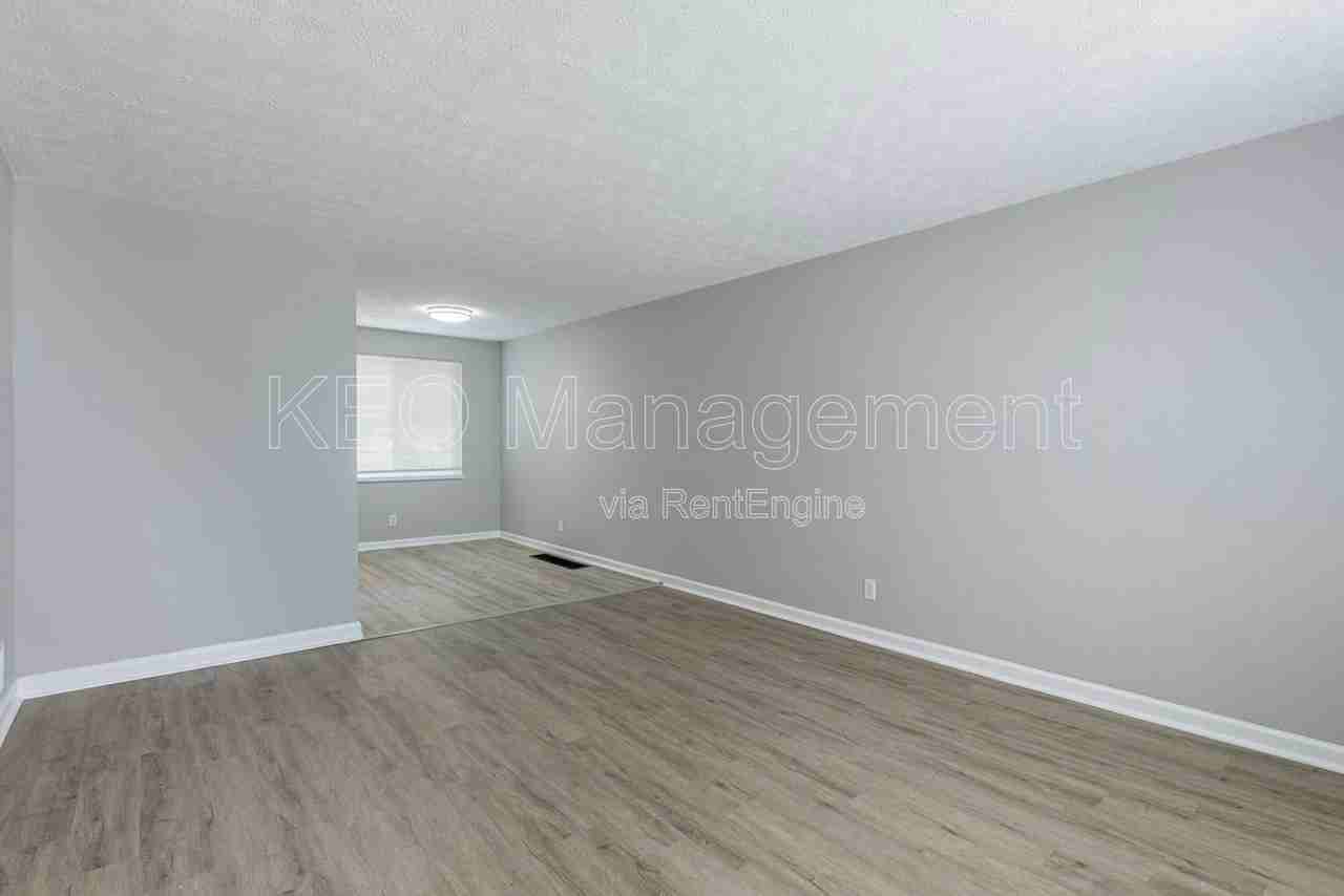 1053 Wilmington Ave #8 - Photo 5 of 20