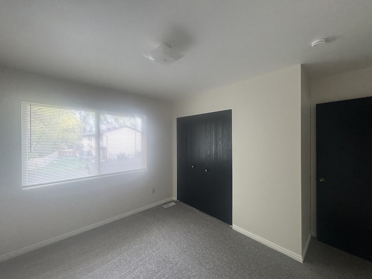 217 13th St #6 - Photo 2 of 10