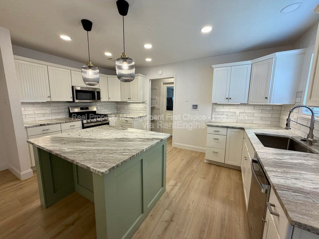 10107 Old Mill Rd - Photo 6 of 29