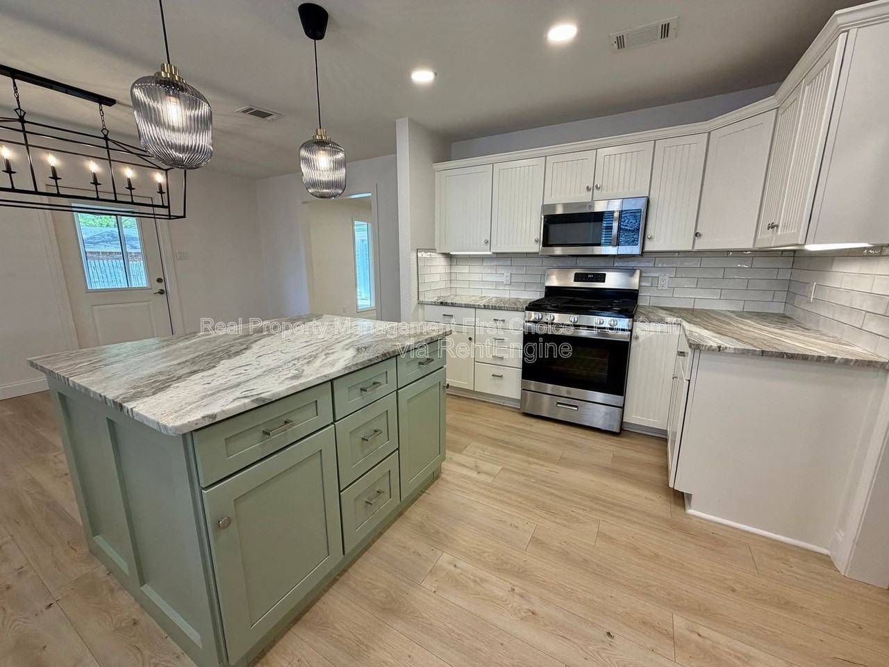 10107 Old Mill Rd - Photo 7 of 29