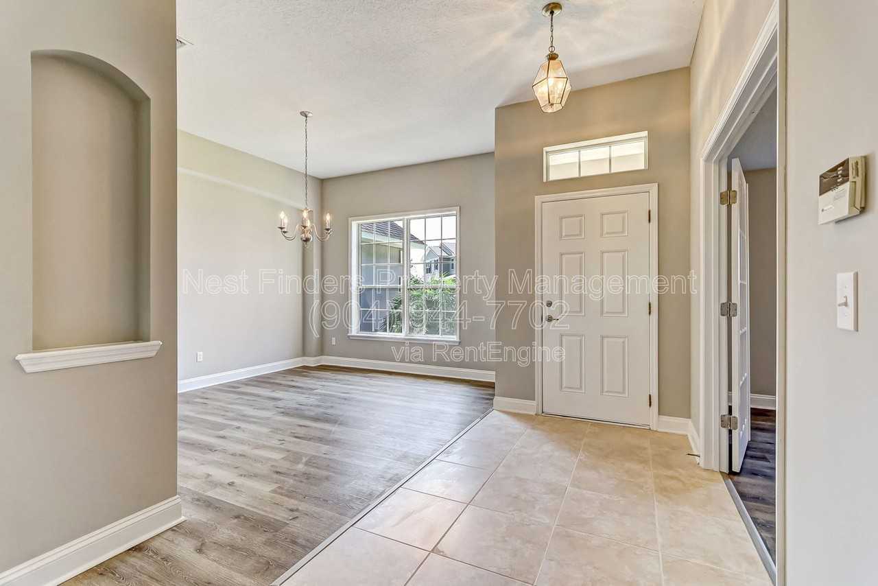 2436 Bonnie Lakes Dr - Photo 5 of 50