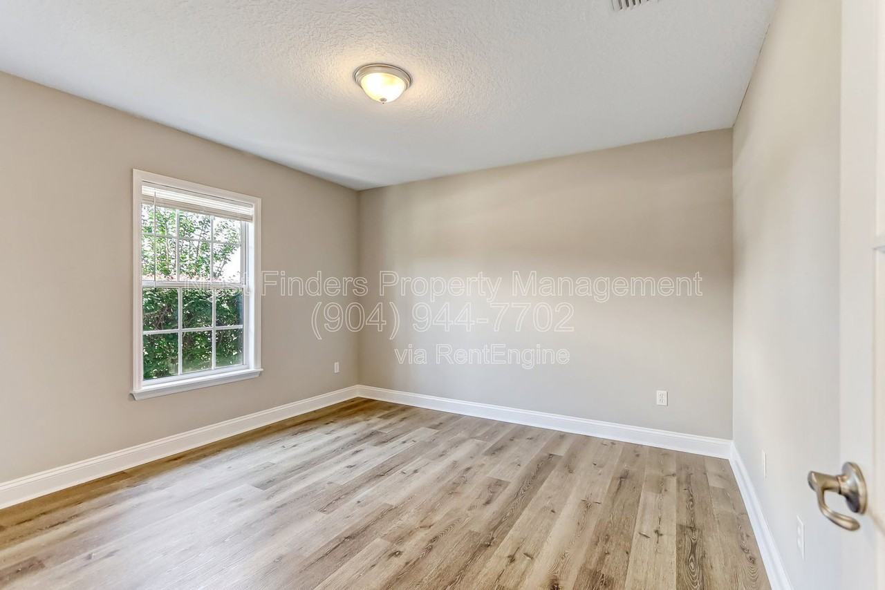 2436 Bonnie Lakes Dr - Photo 6 of 50