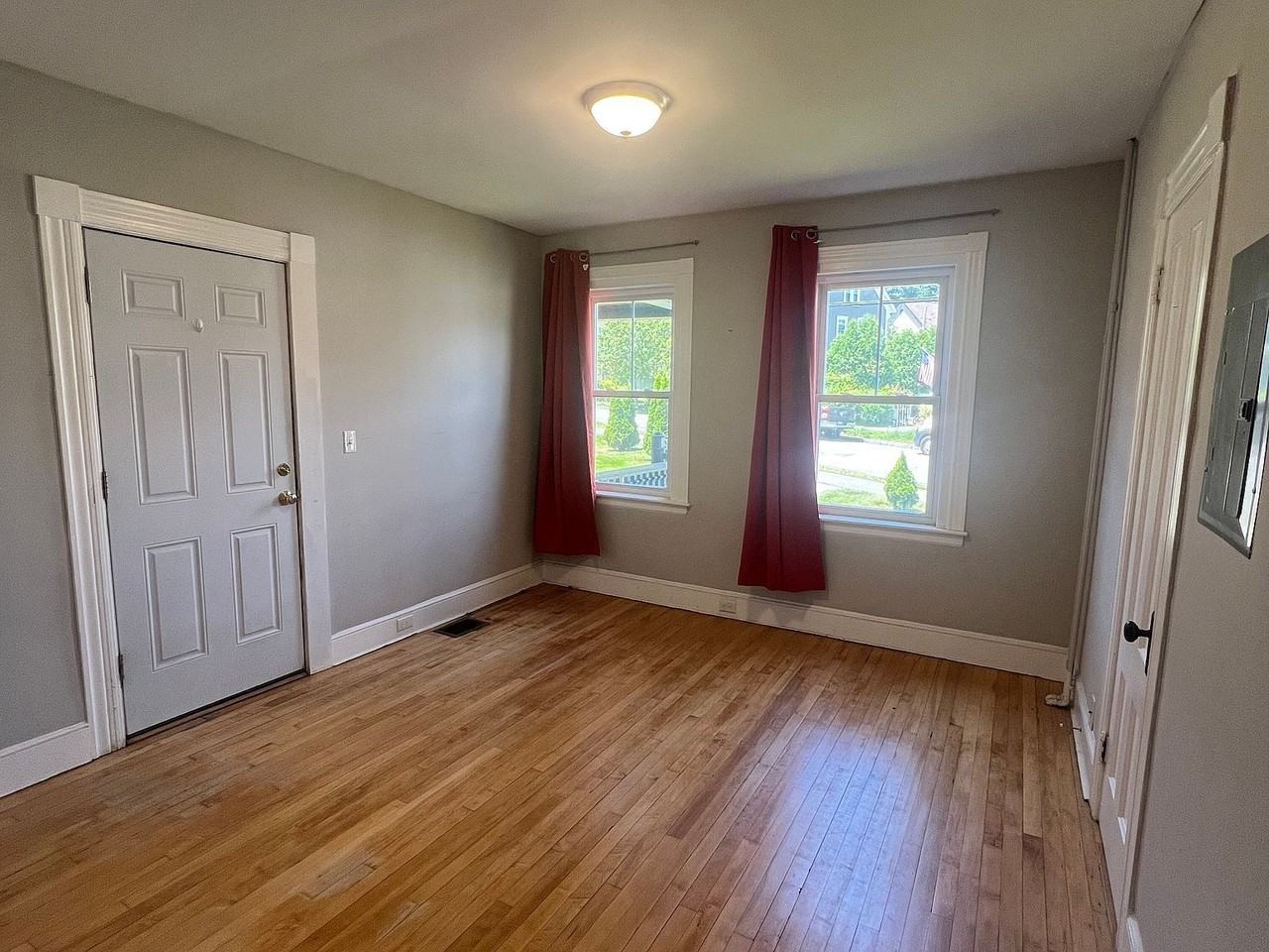 11 Beacon St #101 - Photo 2 of 9