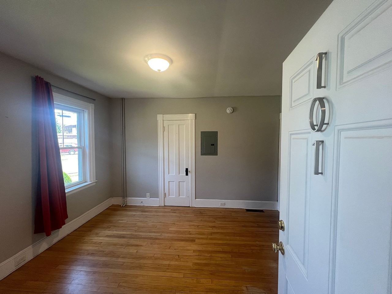 11 Beacon St #101 - Photo 3 of 9