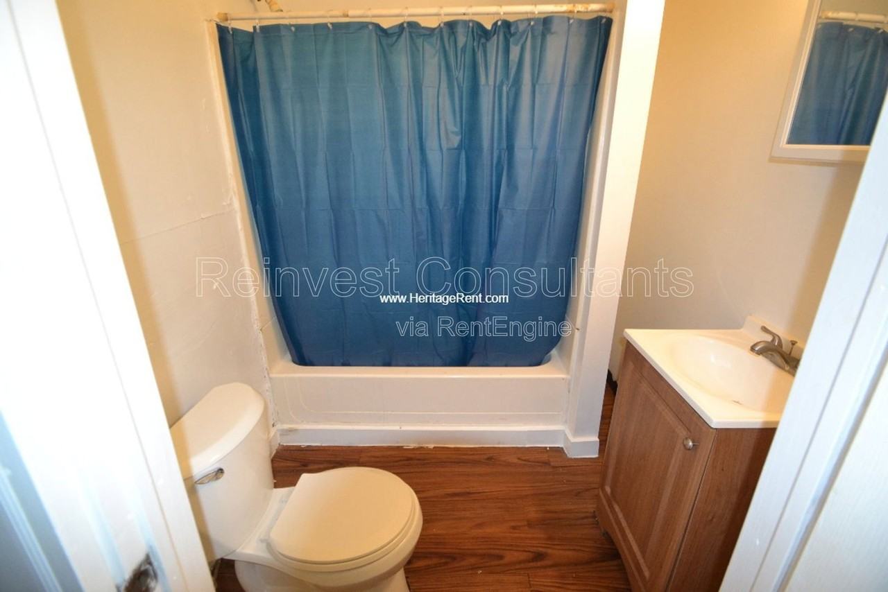 1042 Marshall Ave #1stFL - Photo 7 of 9