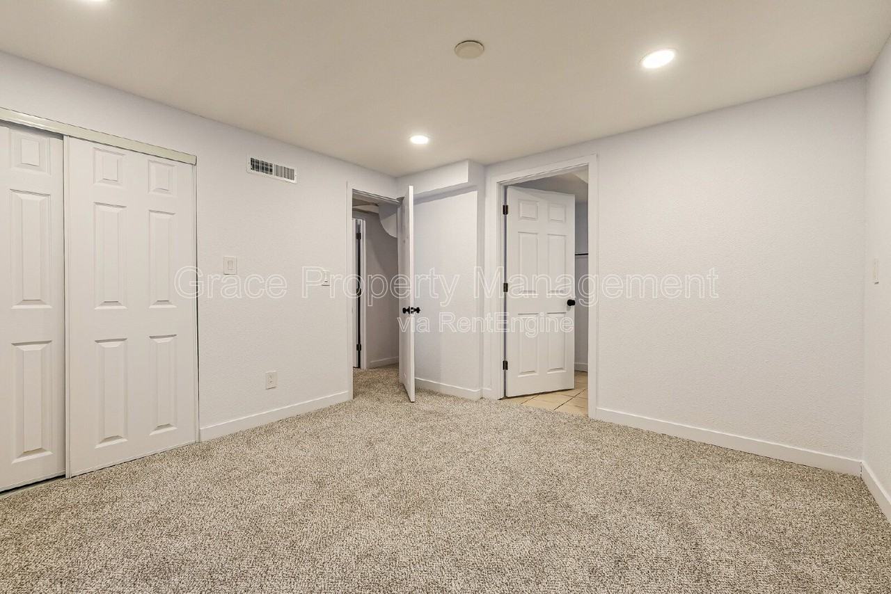 287 Troy St - Photo 7 of 18