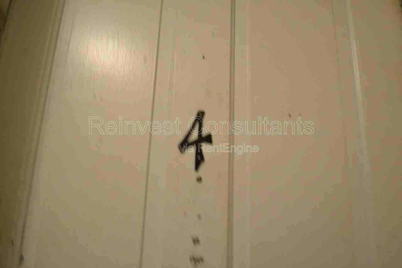 1042 Marshall Ave #4 - Photo 2 of 6