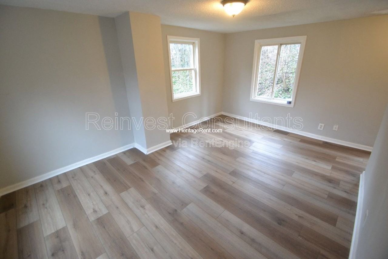 2041 Yoast Ave - Photo 2 of 8
