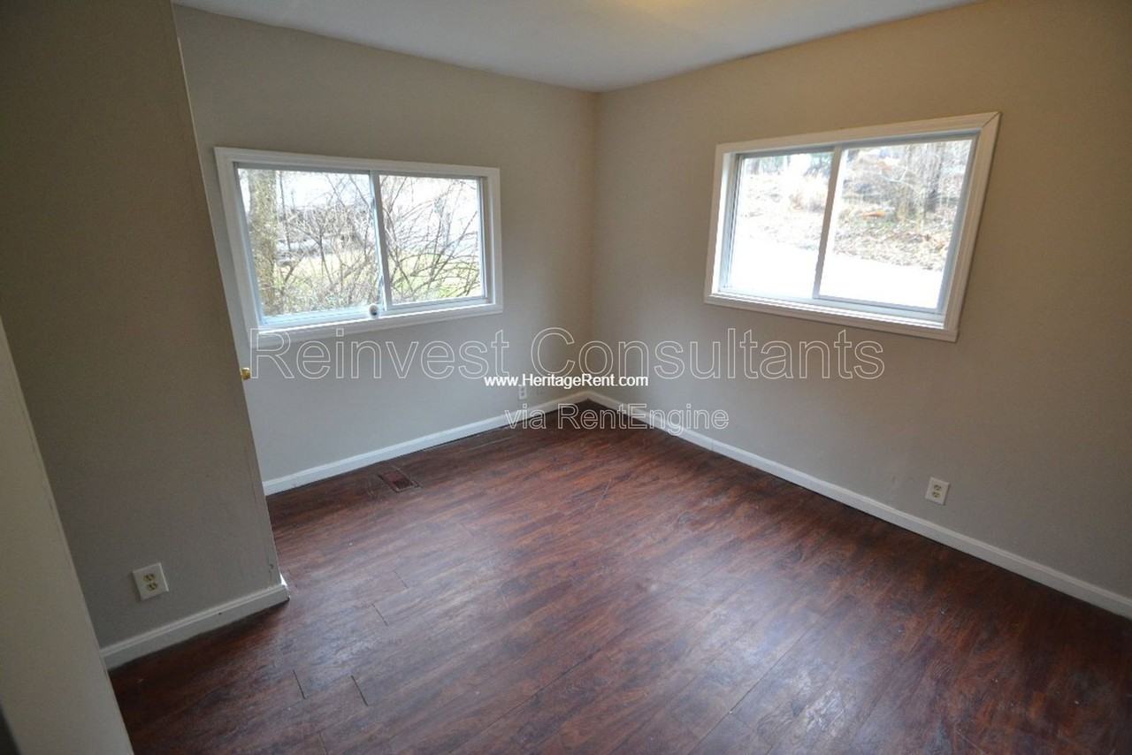 2041 Yoast Ave - Photo 6 of 8