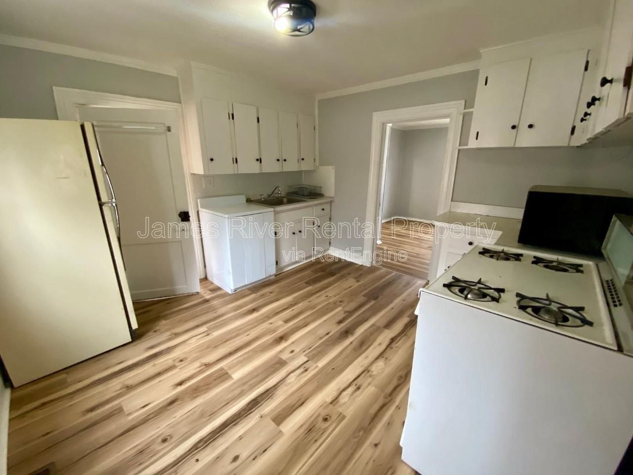 1805 Ridge Ave - Photo 4 of 20