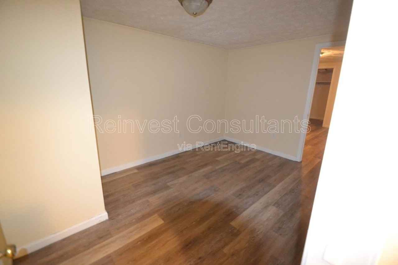 35 Wesleyan Ct #BS - Photo 3 of 9