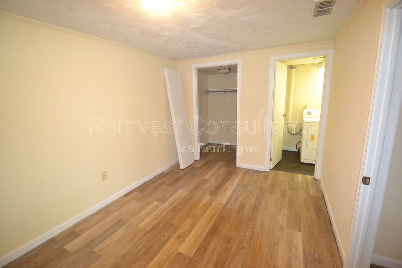 35 Wesleyan Ct #BS - Photo 7 of 9